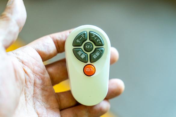 FrancFrancの縦型タワーファン、完全に扇風機の上位互換だな | ROOMIE