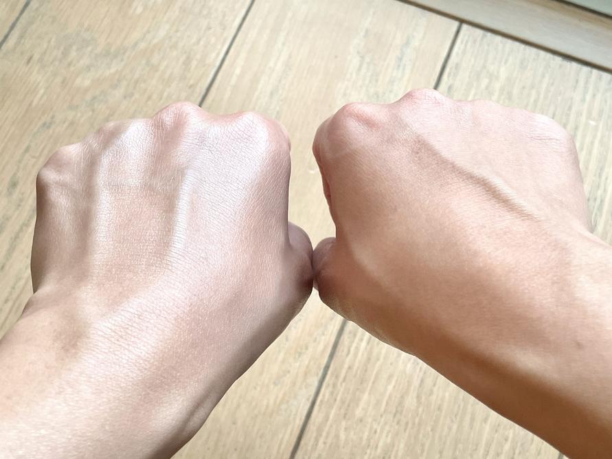 アクネス 薬用スムースベースUVミルク 手の甲に塗った後のビフォーアフター