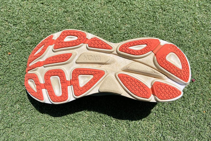 HOKAの「BONDI 8」