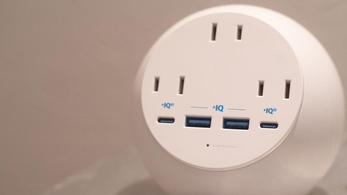Anker 637 Magnetic Charging Station｣が万能すぎる！充電はぜんぶ 