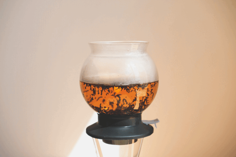 想要泡出香醇的紅茶?HARIO「LARGO 便利泡茶壺」來幫你實現! 想要泡出香醇的紅茶?HARIO「LARGO 便利泡茶壺」來幫你實現!