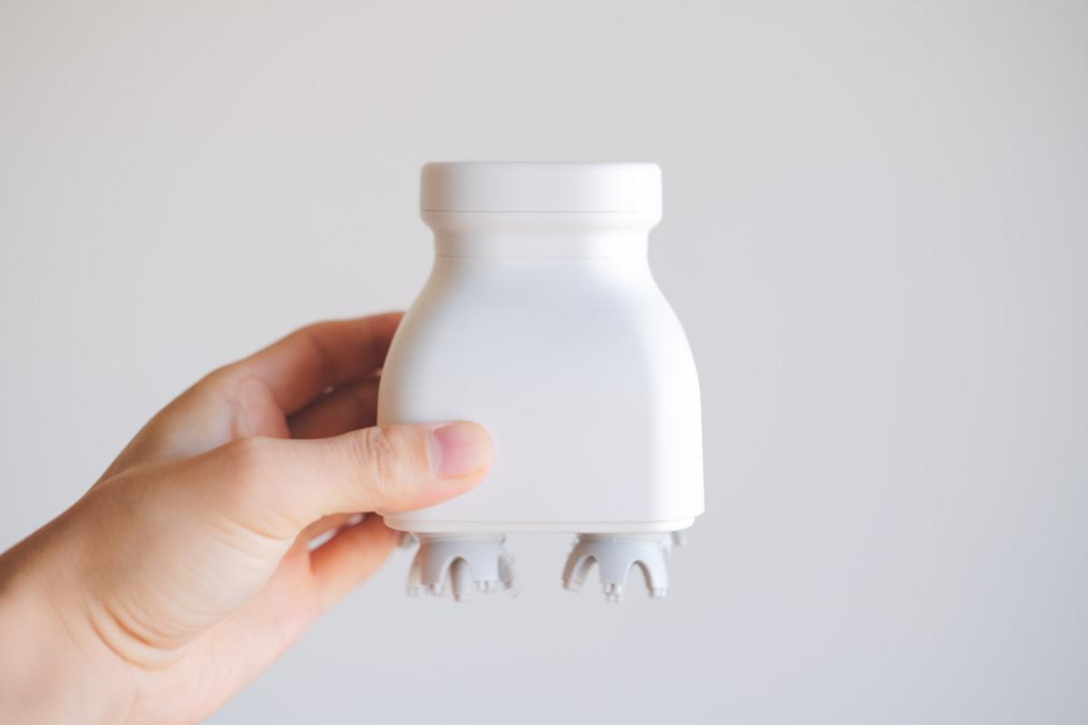 無印良品「お風呂で使える充電式頭皮ケアブラシ」