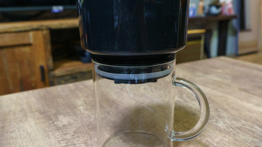 ホットは30秒、水出し4分！ クリアな味わいのコーヒーがすぐ作れる真空