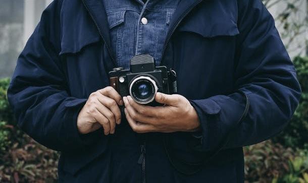 ほぼ一眼のインスタントカメラ、レンズ交換できてしっかりボケる