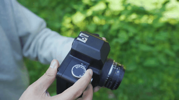 ほぼ一眼のインスタントカメラ、レンズ交換できてしっかりボケるって良