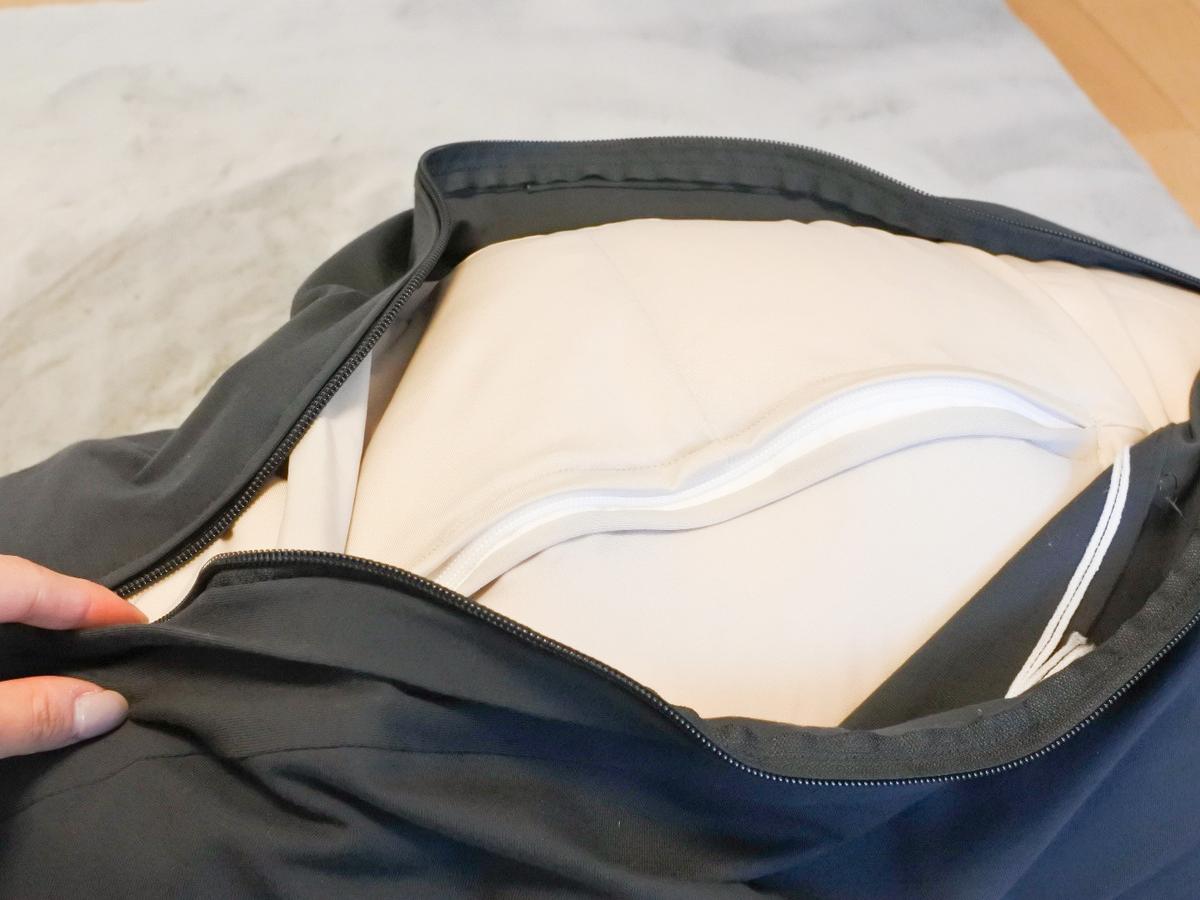 yogibo 「メガムーンピロー」 中身