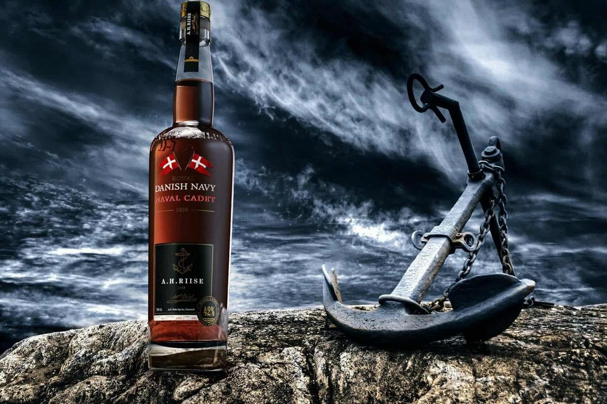 【値下げ 訳あり 古酒 未開封】フラダンス 陶器 ハワイ ラム酒 置物インテリア danishnavyrum6.jpeg?w=1200