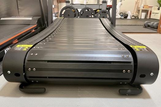 室内の空きスペースでランニング。走りやすく進化したトレッドミル