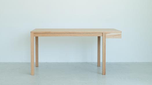 ご飯も仕事も勉強もこれ一個でできちゃう！イトーキの新作テーブルには