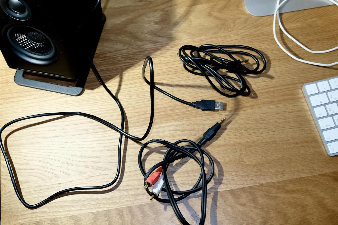 新年に買い替えたのはデスクトップスピーカー。 Audioengine
