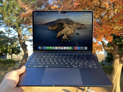 M2 MacBook Airに｢悩まずにさっさと買ったほうがいいものもある