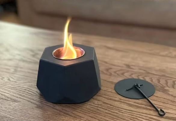 リビングで焚き火料理。手のひらサイズのミニ焚き火台「FIRE POT