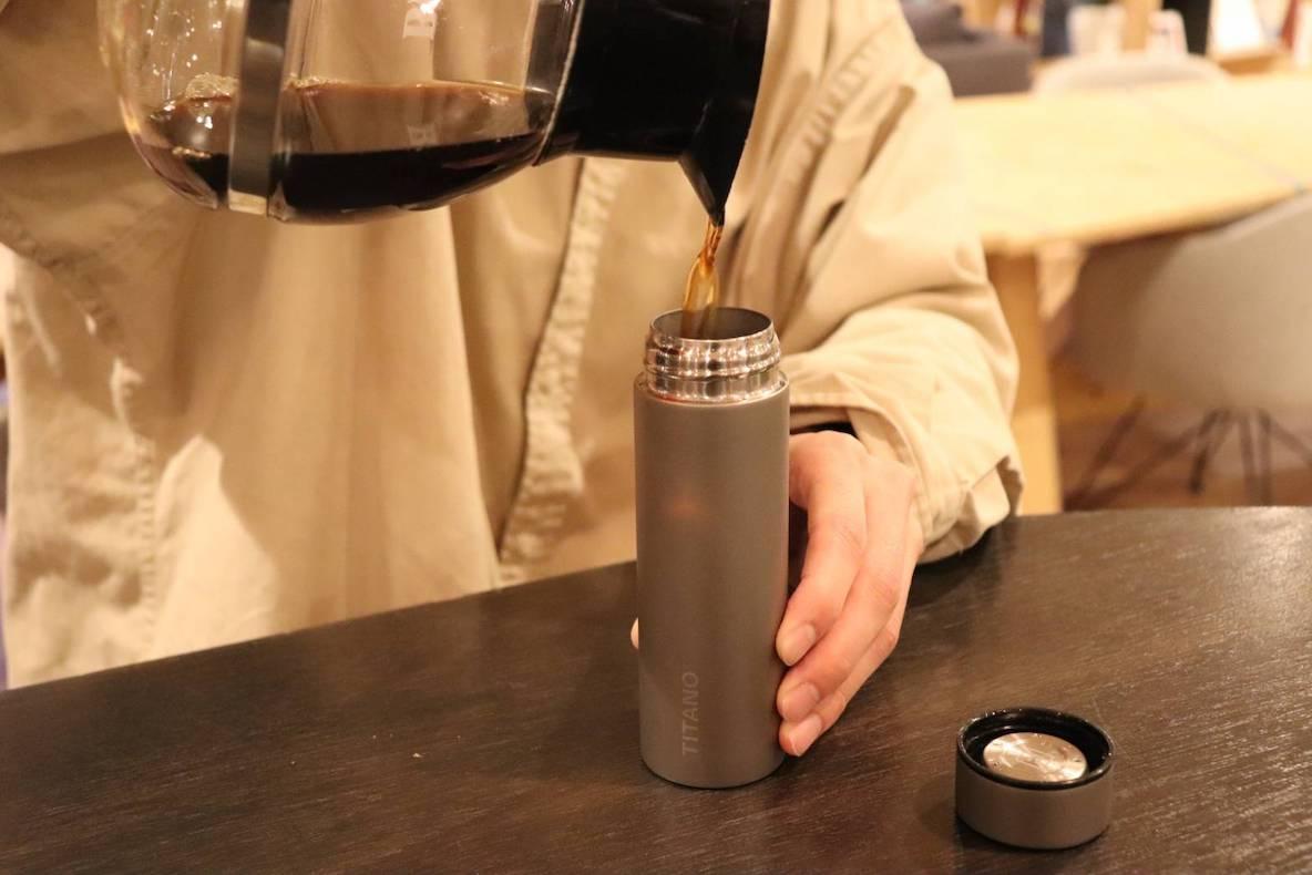 126gのチタンボトル「Micro Therma」が、はしご酒の相棒役に