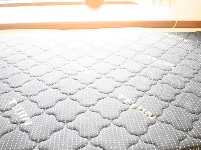 重ねるだけで睡眠環境が極上に。テイジン高反発マットレスを試し 重ねるだけで睡眠環境が極上に。テイジン高反発マットレスを試し