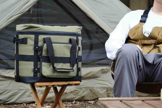 ソロキャンパー必見！ 6層で強力保冷する3WAYソフトクーラーバッグ