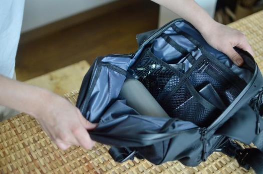 傷、水、光にとことん強いスリングバッグ。これならずっと綺麗に使え