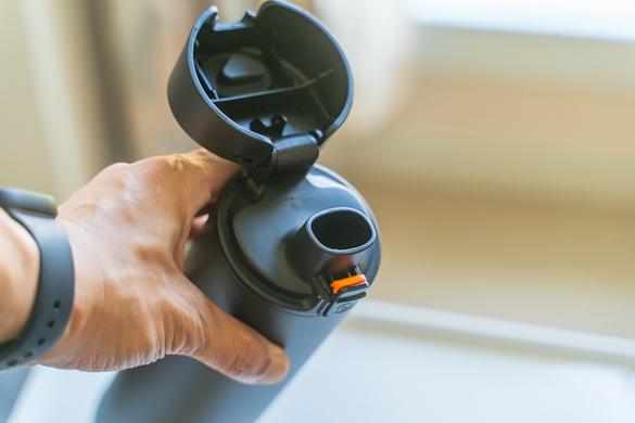 水分補給のタイミングを教えてくれる「HidrateSpark PRO STEEL」で