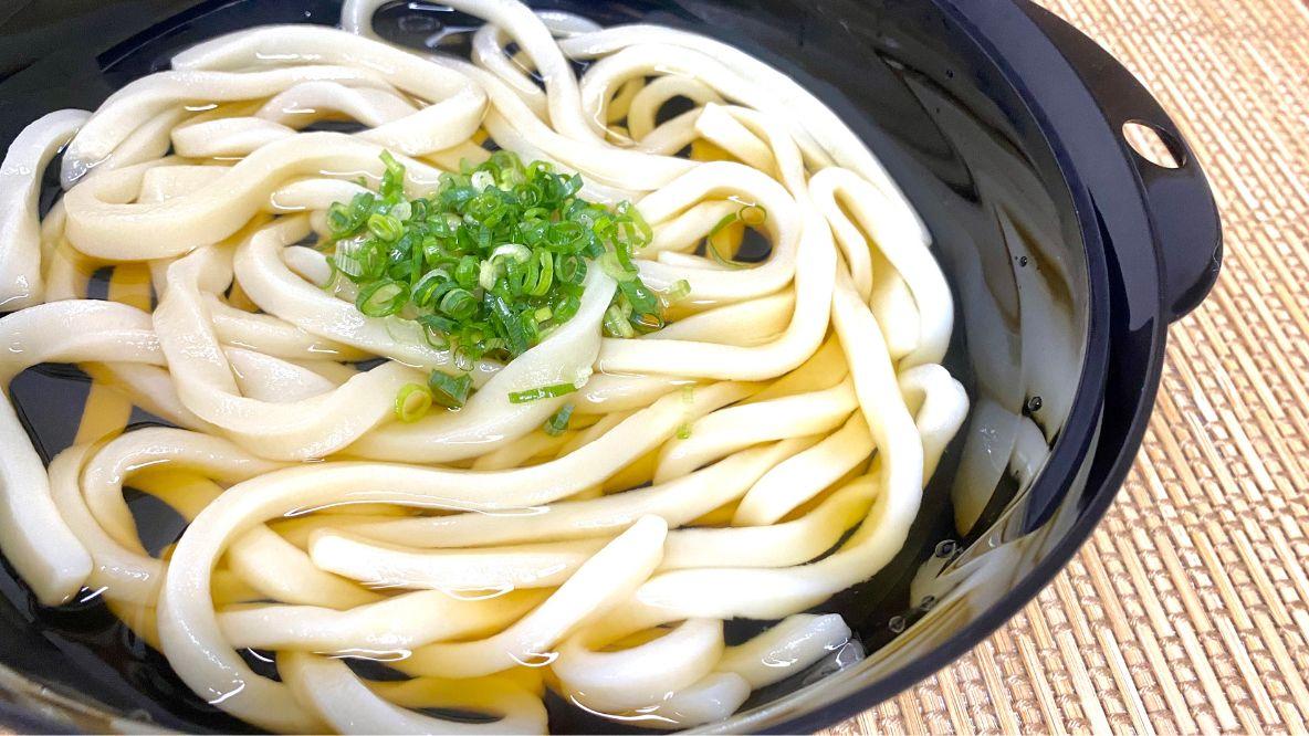 ダイソー「冷凍うどん専用調理器」があればレンチンでモチモチ麺が完成