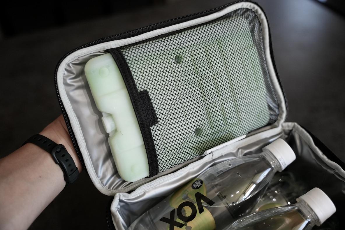 サーモスの「たためる保冷バッグ」、ロゴスの保冷剤と組み合わせたら