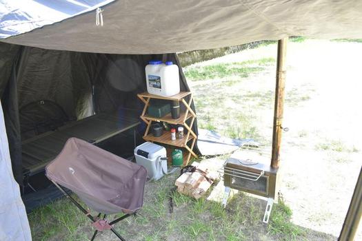 ソロキャンプを優雅に。居住空間が広大な台形テント「OwL」を試して