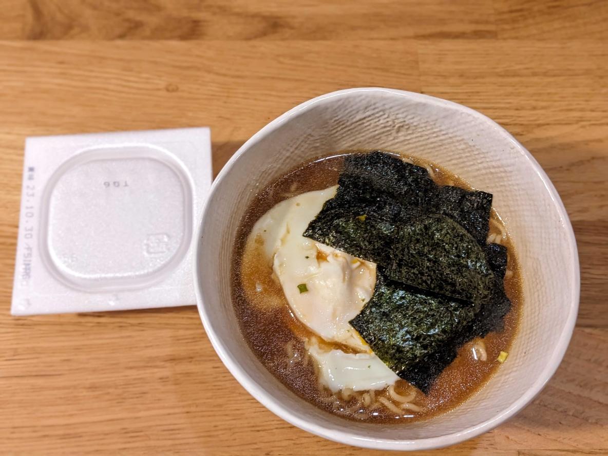 袋麺の個人的ナンバーワン「サッポロ一番」を啜る【ふつうごはん日記