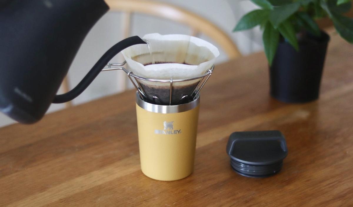 スタンレーの「真空マグ」に2色の日本限定カラーが新登場！ 暖かい 