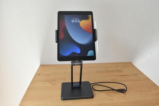 8in1ハブとタブレットスタンドが一体化。折り畳み式「MagHub 3