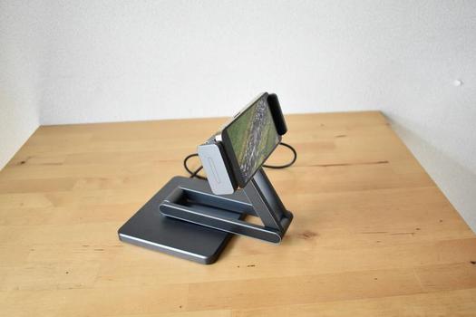 8in1ハブとタブレットスタンドが一体化。折り畳み式「MagHub 3