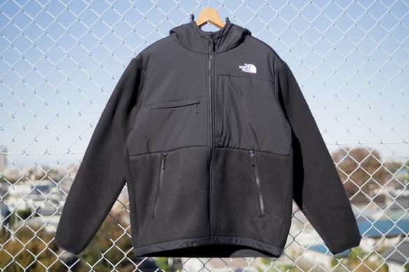 THE NORTH FACEの大人気フリースジャケット「デナリフーディ」の快適さ 