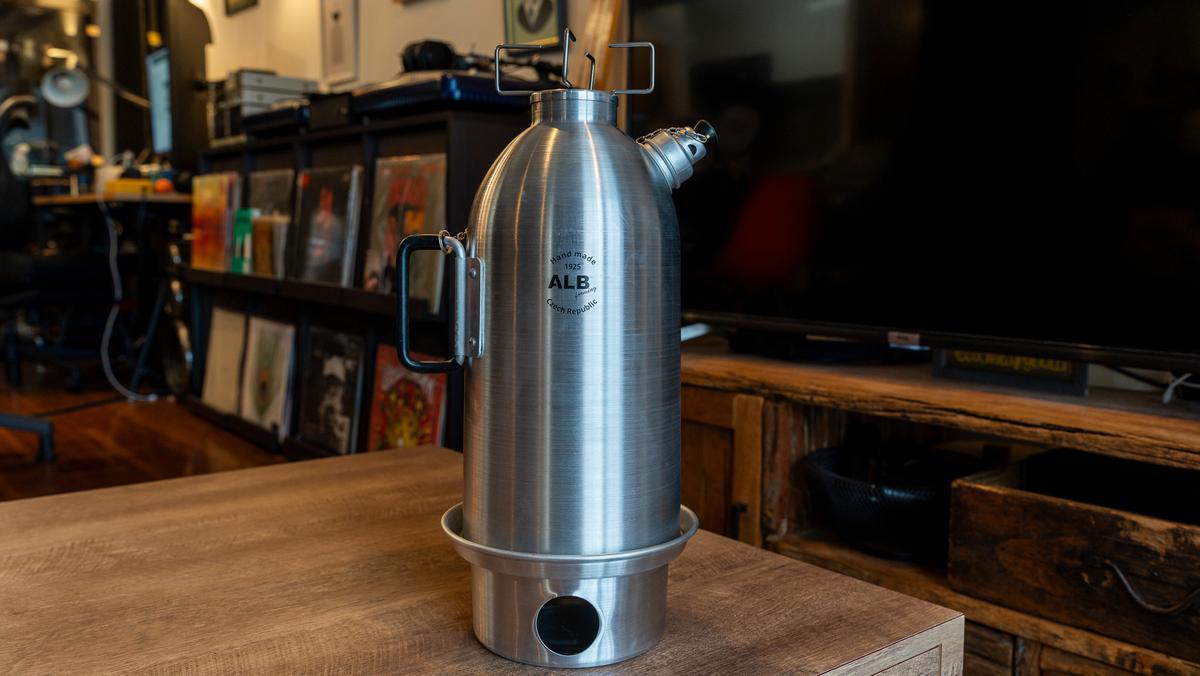 少ない燃料でもお湯がすぐ沸く！ 「サモワール ケトル」の熱効率を体感