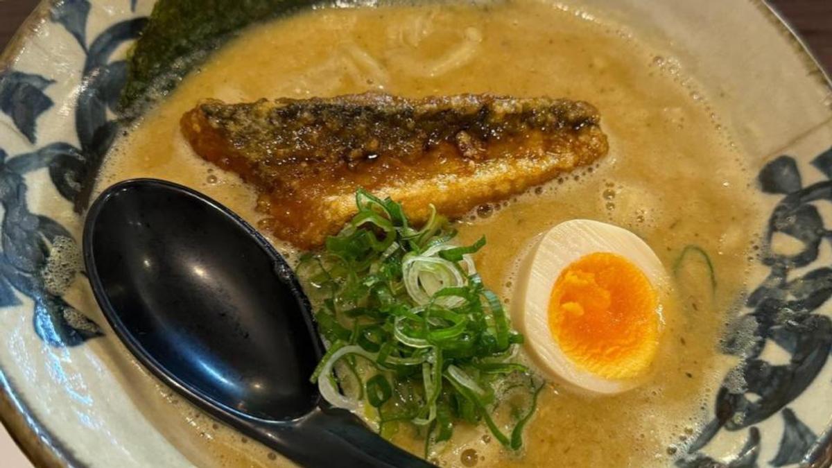 京都に来たら食べてほしい!月1ペースで通っている絶品鯖ラーメン【ROOMIEのふつうごはん日記】