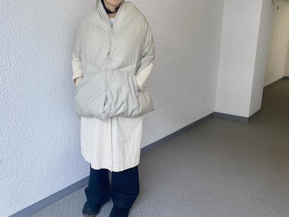 NANGAの「ダウンポンチョマフラー」、汎用性高すぎるな