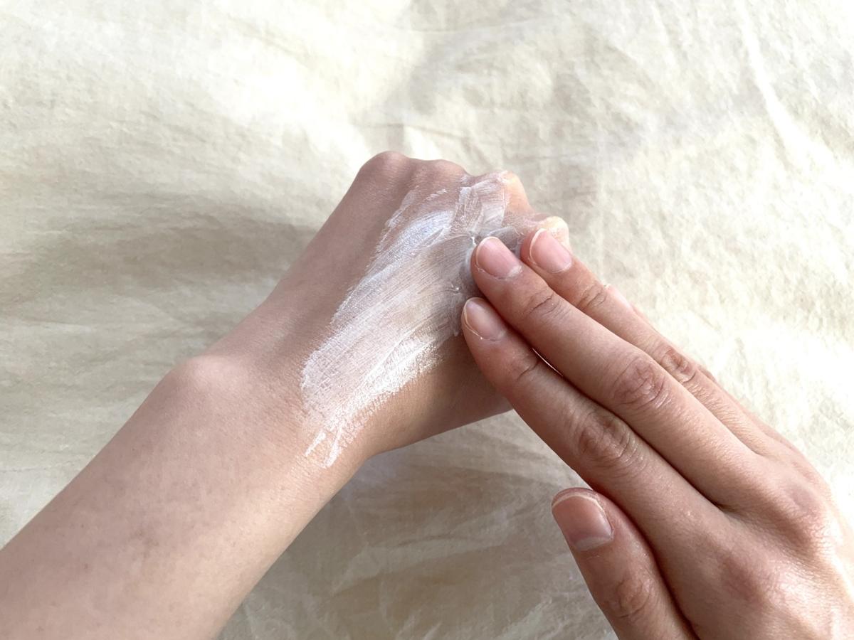 「アトリックス　ビューティーチャージプレミアム　瞬感つや美肌ケア　無香料」