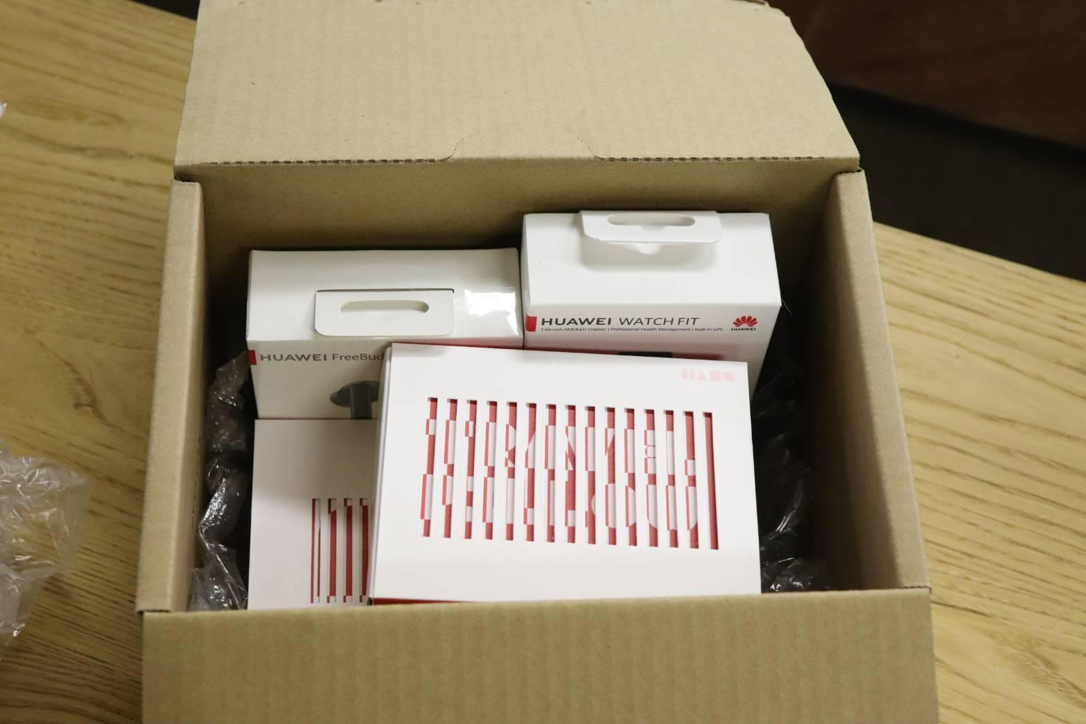 【HUAWEIファン必見】HUAWEI製品　箱セット（付属品・説明書なし）１３点 HUAWEIのデバイス福袋を開封！目当てのワイヤレスイヤホン以外にも、初