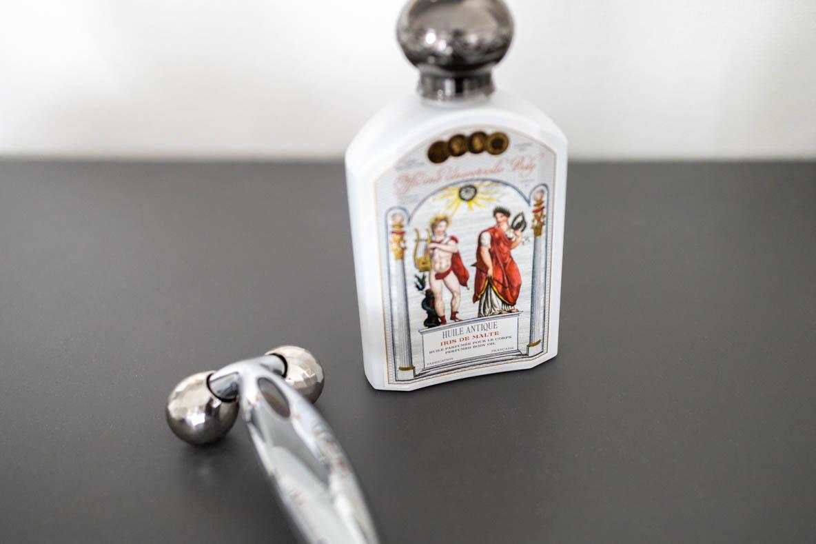 オフィシーヌ・ユニヴェルセル・ビュリーののボディオイル。全身・髪