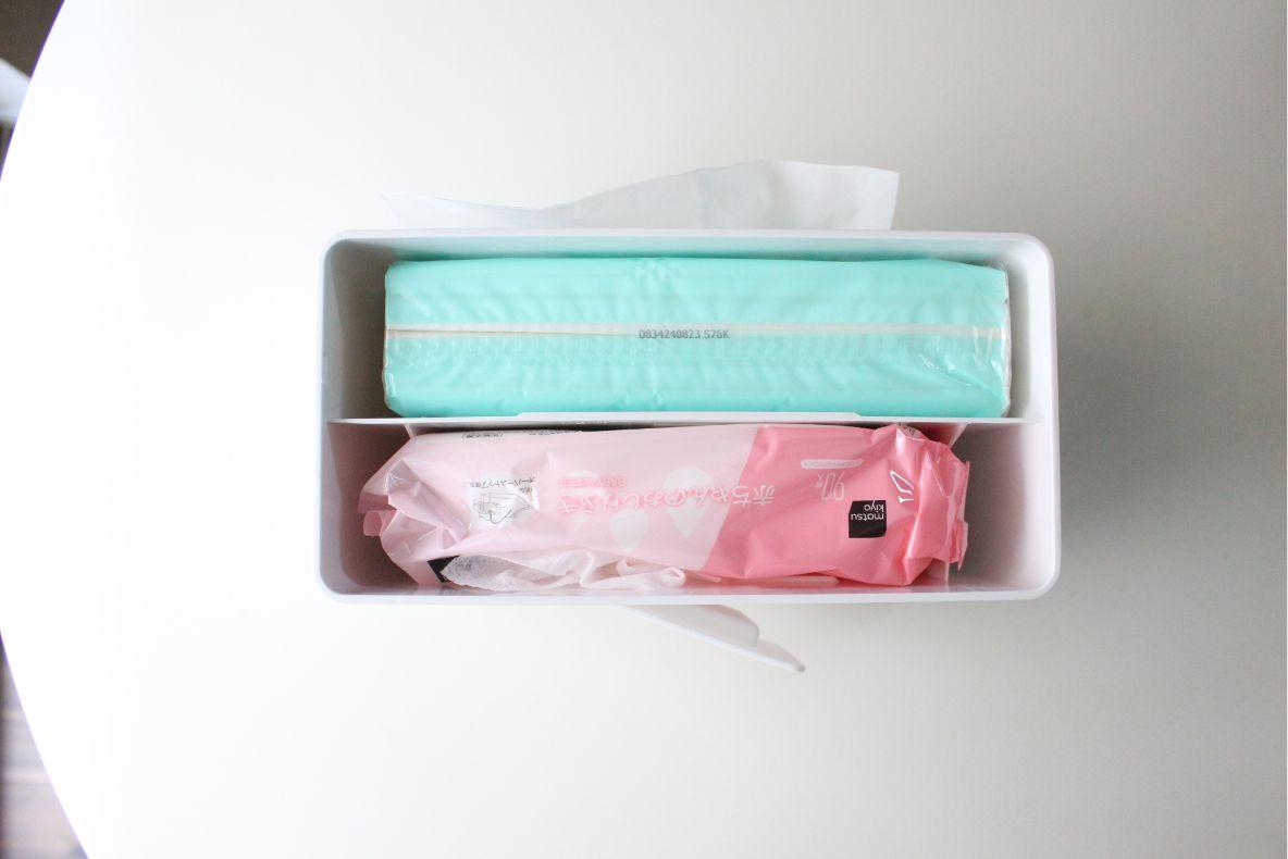 さすが山崎実業だ。生活感出まくりのティッシュ類、2in1で収納できる