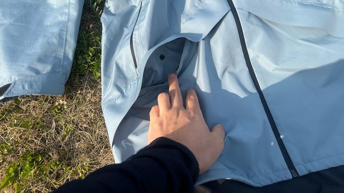 ワークマンで「最強のレインウェア」に出合った話。この機能性で