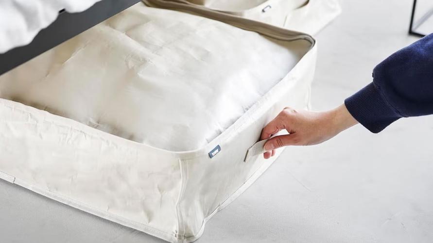 ケーブルボックスにちょい足し。イケアの雑誌スタンドが充電コーナーにぴったりだった ROOMIE（ルーミー）