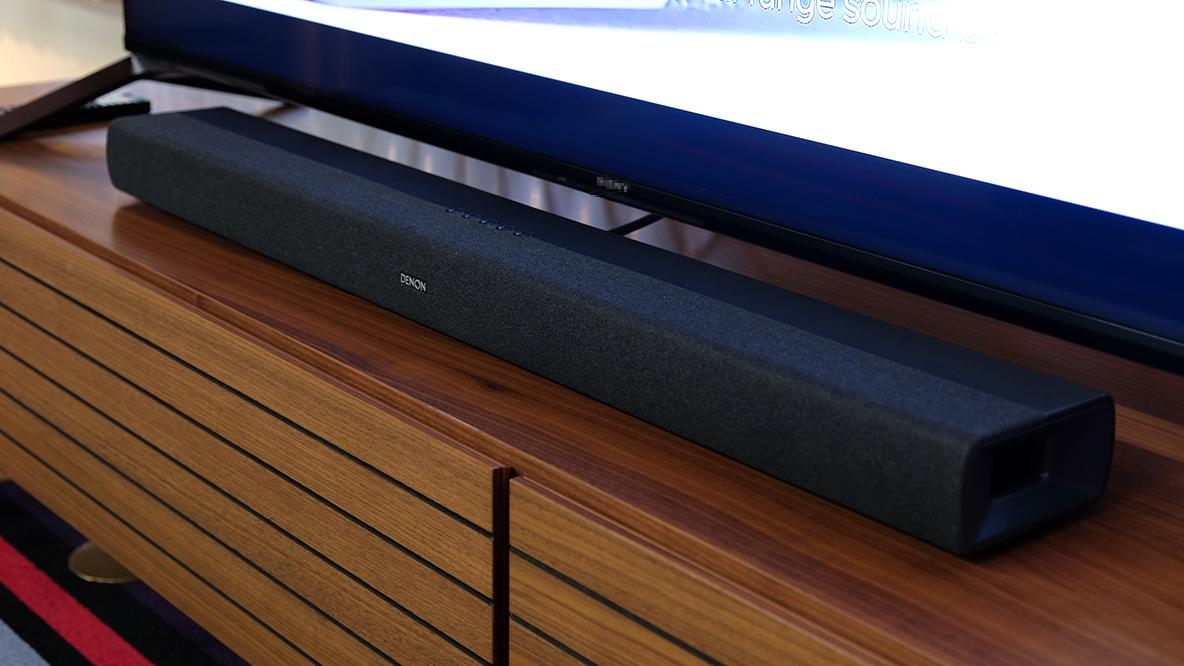 DENONの新サウンドバー「DHT-S218」がすごい!映画も音楽もこれ DENONの新サウンドバー「DHT-S218」がすごい!映画も音楽もこれ