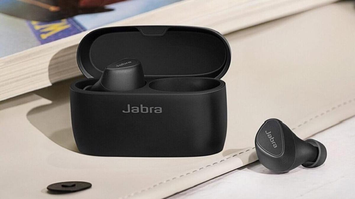 イヤホン選びに迷うなら、Jabra「Elite5」が正解かも。音も機能も 