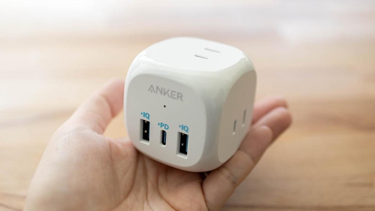 用「魔術方塊」取代笨重的電源板、延長線!Anker「Anker PowerExtend 充電器(6合1)」簡約外型完美融入空間設計 用「魔術方塊」取代笨重的電源板、延長線!Anker「Anker PowerExtend 充電器(6合1)」簡約外型完美融入空間設計