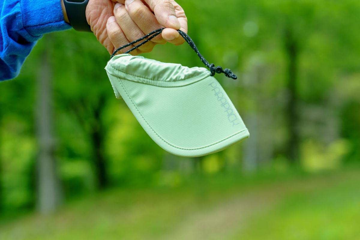 可以輕鬆折疊收進口袋,戶外品牌 PARAPACK 的「6P 輕量透氣可摺疊帽」是戶外活動的必備單品 可以輕鬆折疊收進口袋,戶外品牌 PARAPACK 的「6P 輕量透氣可摺疊帽」是戶外活動的必備單品
