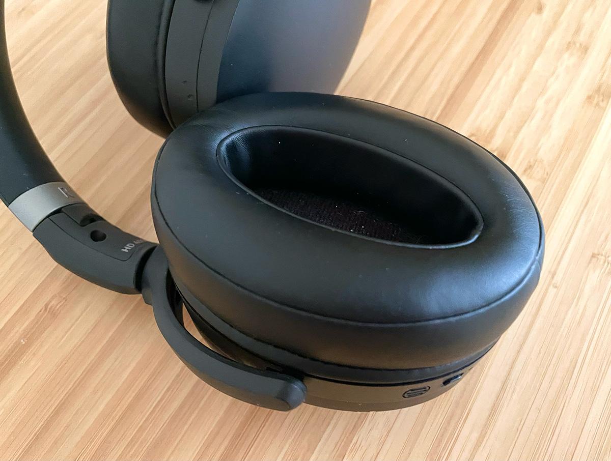やっぱり音がいい、ゼンハイザーのワイヤレスヘッドホン。低い声