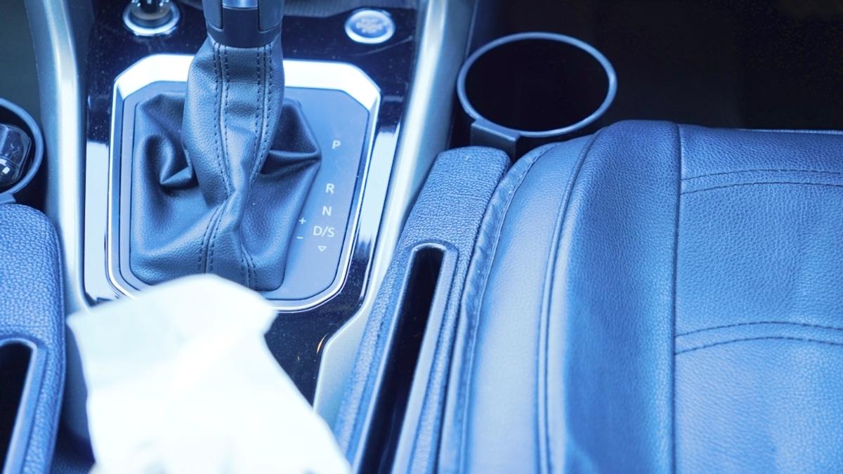 徹底杜絕「車上物品丟失」的可能性!可兼具飲料架和小物收納盒功能的DURASIKO「3合1汽車座椅間隙填充墊」 徹底杜絕「車上物品丟失」的可能性!可兼具飲料架和小物收納盒功能的DURASIKO「3合1汽車座椅間隙填充墊」