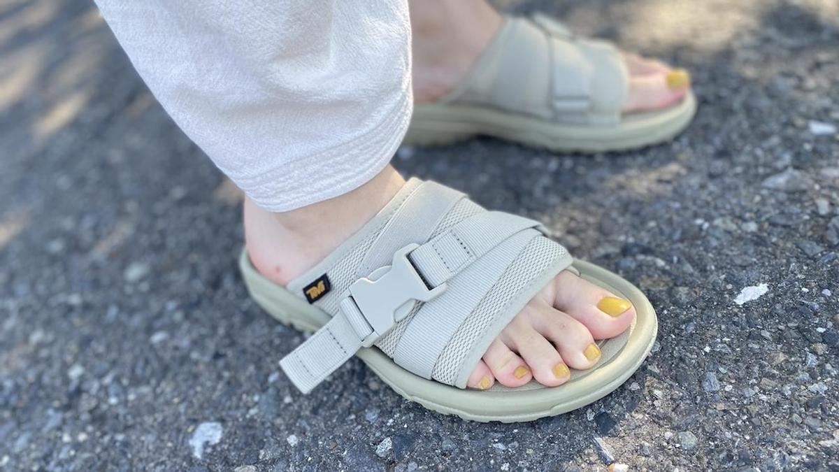 Teva 新款「Hurricane Verge Slide」涼鞋非常舒適，真是讓人忍不住一直穿著呢〜