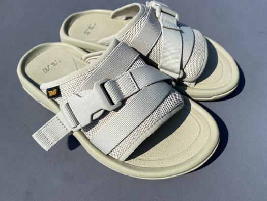 teva 裸足 サンダル