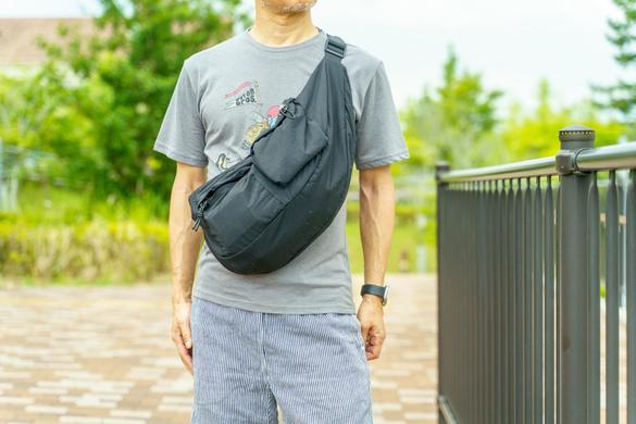 ZARAのボディバッグが「夏なのに意外と荷物増えちゃう問題」を