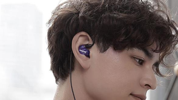 SHURE SE215 青 リケーブル可能イヤホン 速かっ
