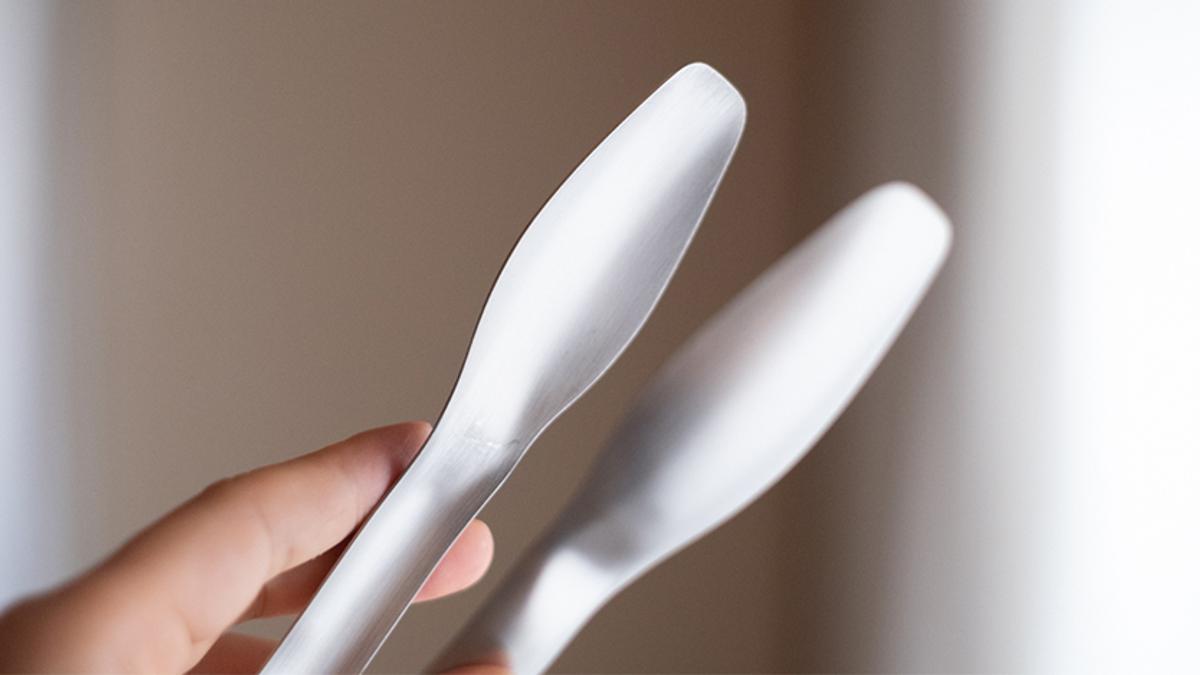 有了它就不需要其他餐具了!擁有四合一功能的「conte料理夾」讓我能每天輕鬆烹飪和擺盤! 有了它就不需要其他餐具了!擁有四合一功能的「conte料理夾」讓我能每天輕鬆烹飪和擺盤!