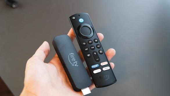テレビやめます！を実現すべく、「モニター単体 × Fire TV Stick 4K 